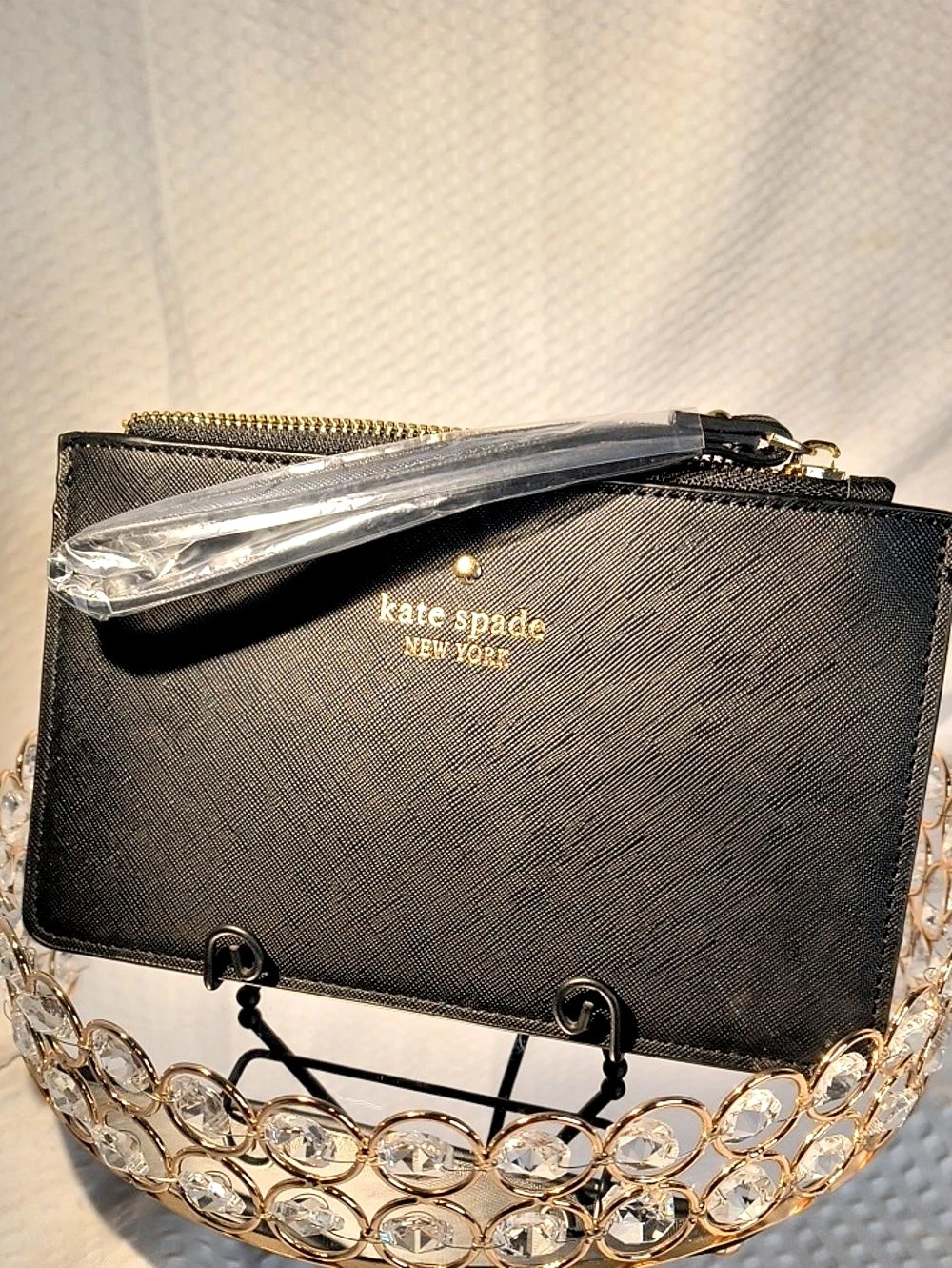 kate spade new york Staci Medium L-Zip Wristlet Black & Gold